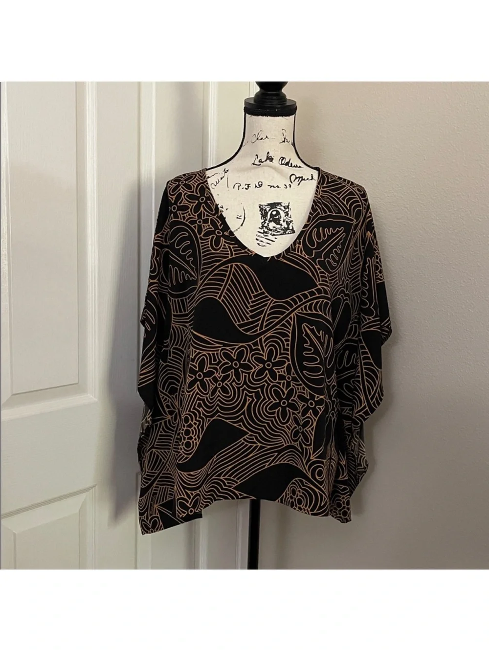 Manuhealii Black and Goldenrod Caftan Top XS-S